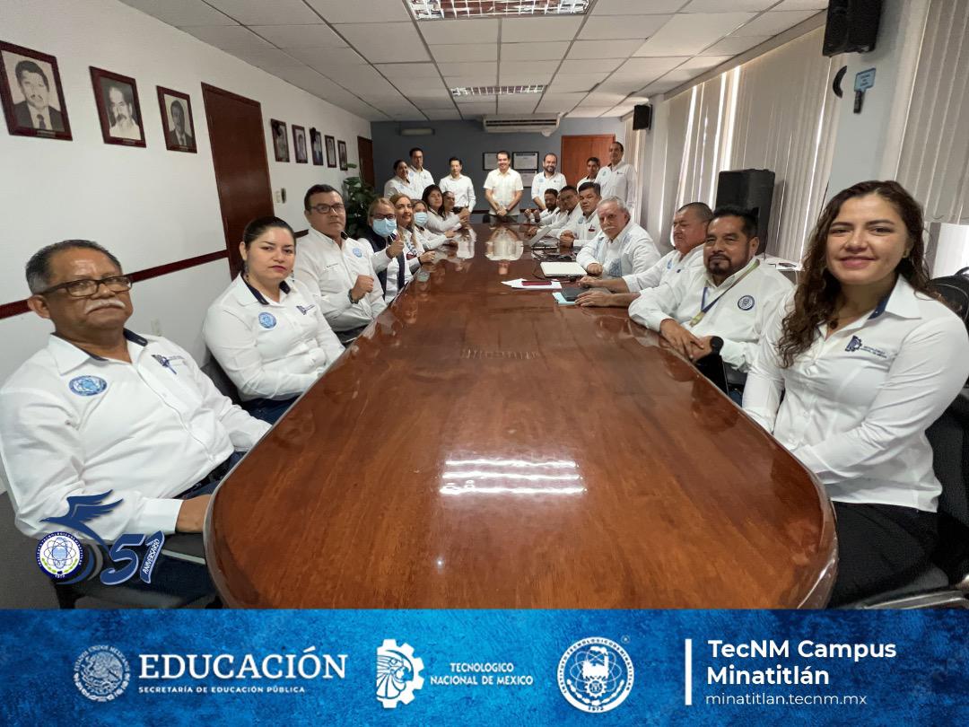 tecnmitmina's tweet photo. Hoy, el Instituto Tecnológico de Minatitlán celebramos 51 años de forjar halcones que vuelan alto.

¡ORGULLOSAMENTE TECMINA!

#SomosTecNM #OrgullosamenteTecMina #ElTecMinaInforma #51AniversarioTecMina #SomosTecNMEnVeracruz https://t.co/jIJ482lcH2