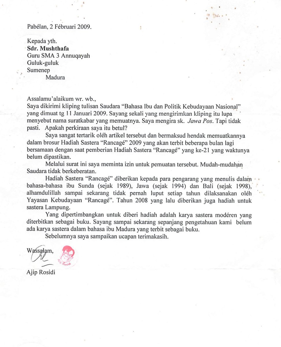 musthov's tweet photo. Saya masih menyimpan surat ini. Ajip Rosidi menulis surat ini utk seseorang entah siapa di pelosok Madura utk meminta izin memuat tulisannya dlm brosur Hadiah Sastera Rancagé tahun 2009. Integritas. Verifikasi. Itu yang membuat surat ini mahal nilainya.  https://t.co/vVNbdZRp1s https://t.co/AoQSZvkgPL