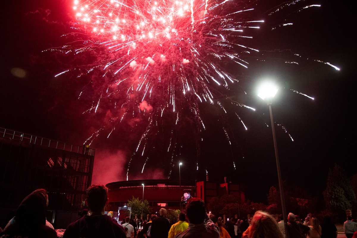 AytoAlcalaH's tweet photo. 🎆 Imágenes del espectáculo de fuegos artificiales que cierran este fin de semana en el que celebramos las Fiestas de la Virgen del Val 👇 https://t.co/xINiIixOc8