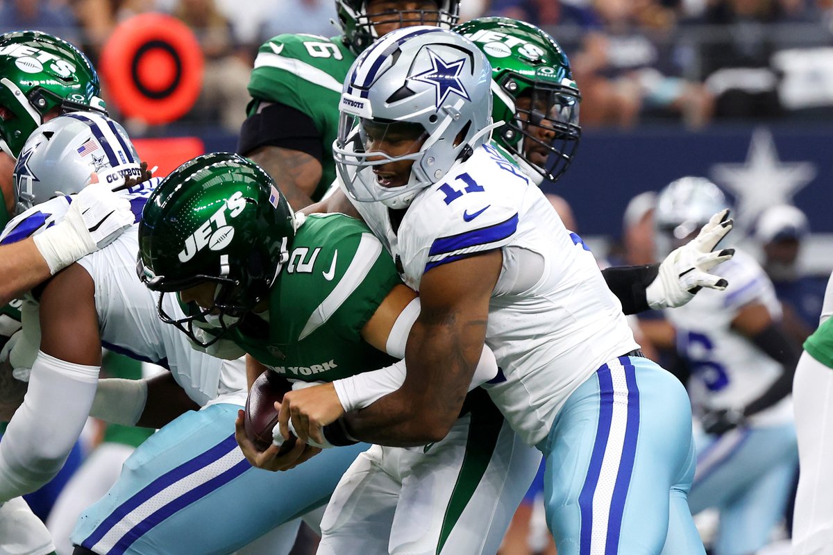 Cowboys vs. New York 🗽

Outscored opponents 70-10. Undefeated.