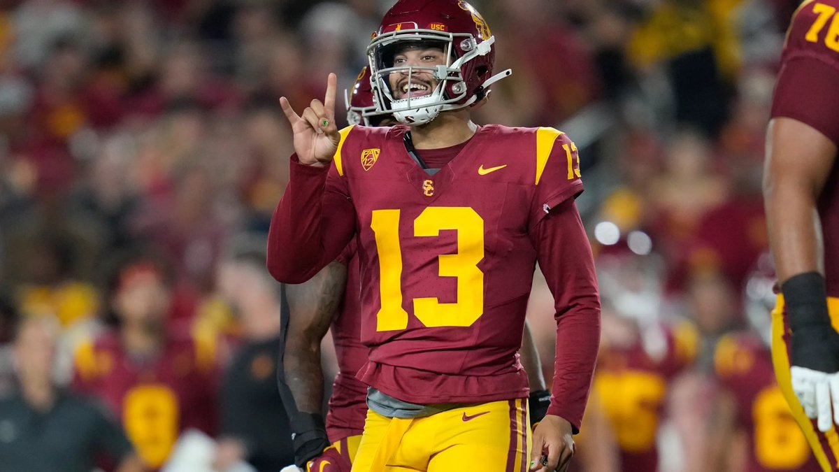 Sinklyy's tweet image. Soon to be a Denver Bronco.