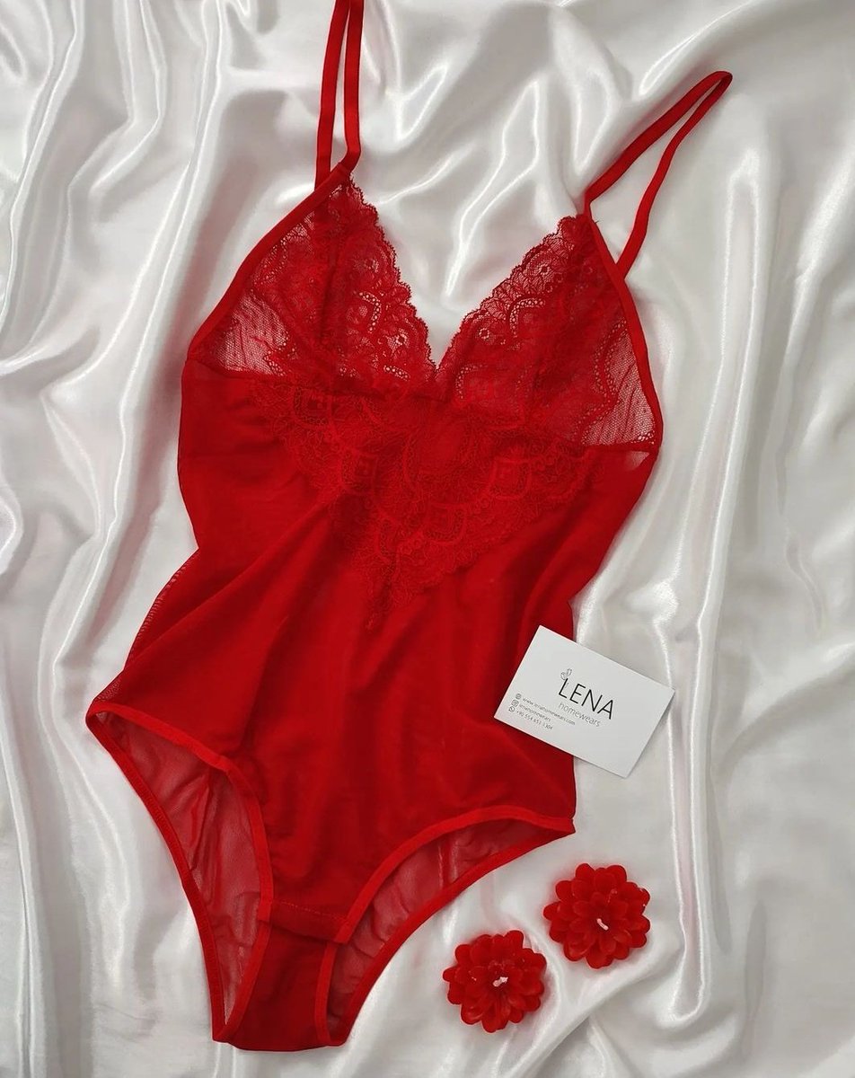 Iyi geceler kocalarım karınızın uykusu kaçmış kırmızı renk boğaları azgınlaştırır derler bakayım doğrumu.  Bakalım azgınlaşan boğa varmı 🤔