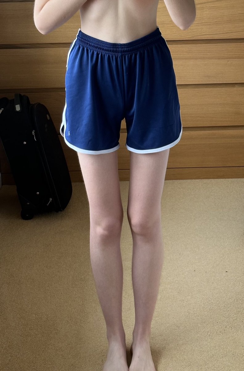 veggiesluvr's tweet photo. tw bc 

i actually don’t hate how i look in this ?? https://t.co/ESRtwhEmiY