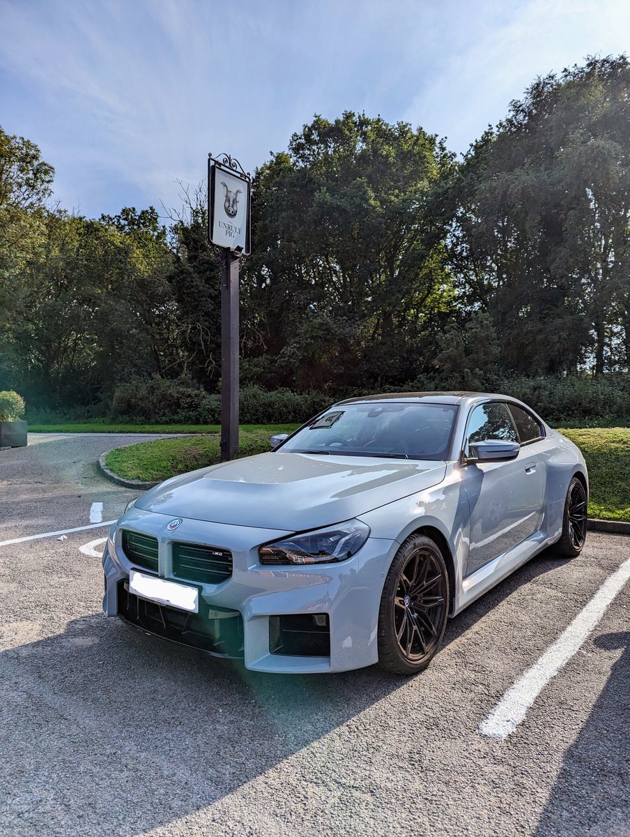 R19NP's tweet photo. An amazing weekend in Suffolk on the #GRRC @GoodwoodRRC #MembersDrive
Incredible scenery ✅
Great roads ✅
Awesome people ✅
First proper peddle in the #BMW #M2 and SO impressed...a real cruiser but at the press of a button, a monster is unleashed! 👀
Bravo @BMW @BMW_UK 👏🏼 https://t.co/oxwdmm87an