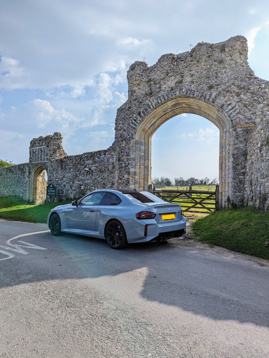 R19NP's tweet photo. An amazing weekend in Suffolk on the #GRRC @GoodwoodRRC #MembersDrive
Incredible scenery ✅
Great roads ✅
Awesome people ✅
First proper peddle in the #BMW #M2 and SO impressed...a real cruiser but at the press of a button, a monster is unleashed! 👀
Bravo @BMW @BMW_UK 👏🏼 https://t.co/oxwdmm87an