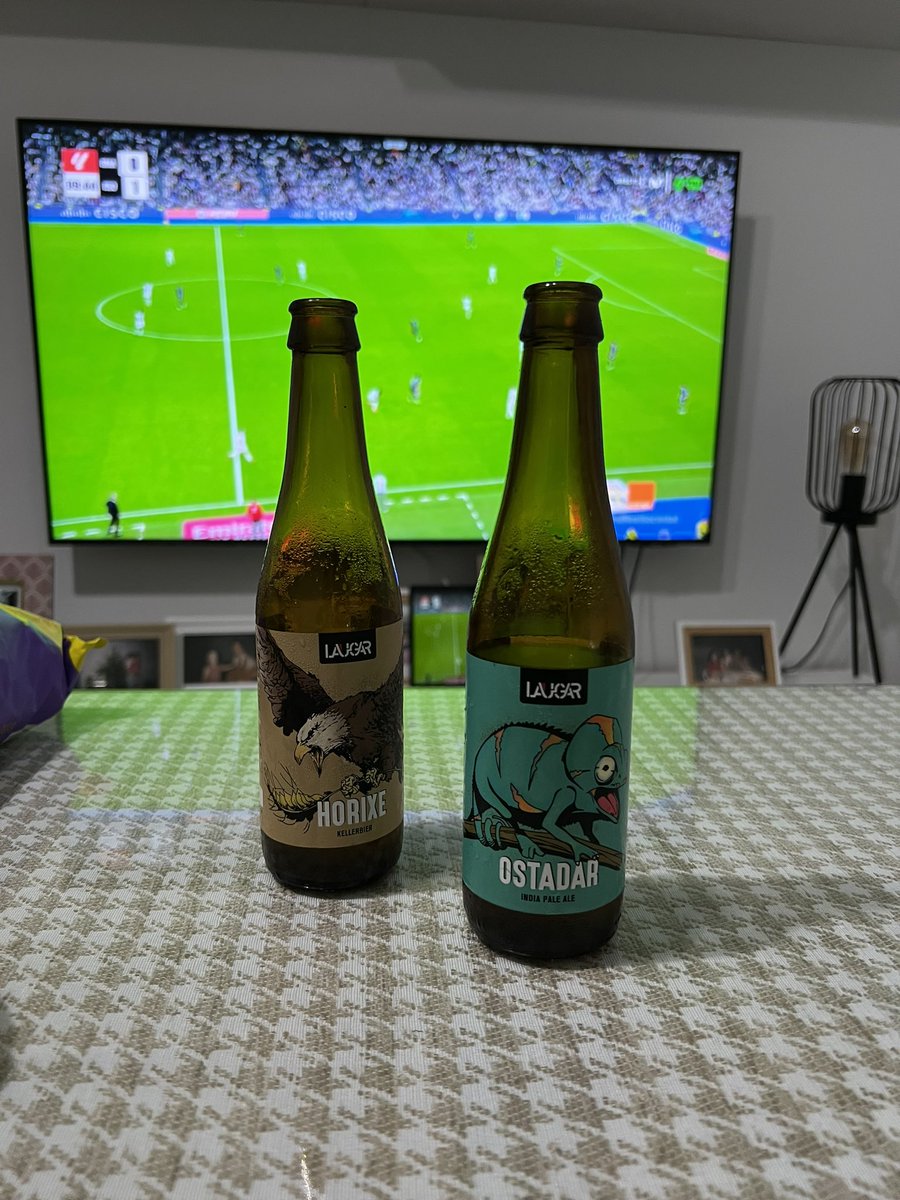 Hoy disfrutamos del fútbol con unas birritas artesanales por gentileza de mi gran amigo <a href="/Hexpavilao13/">Raul Torres Vallejos</a> .

Graciasssssss