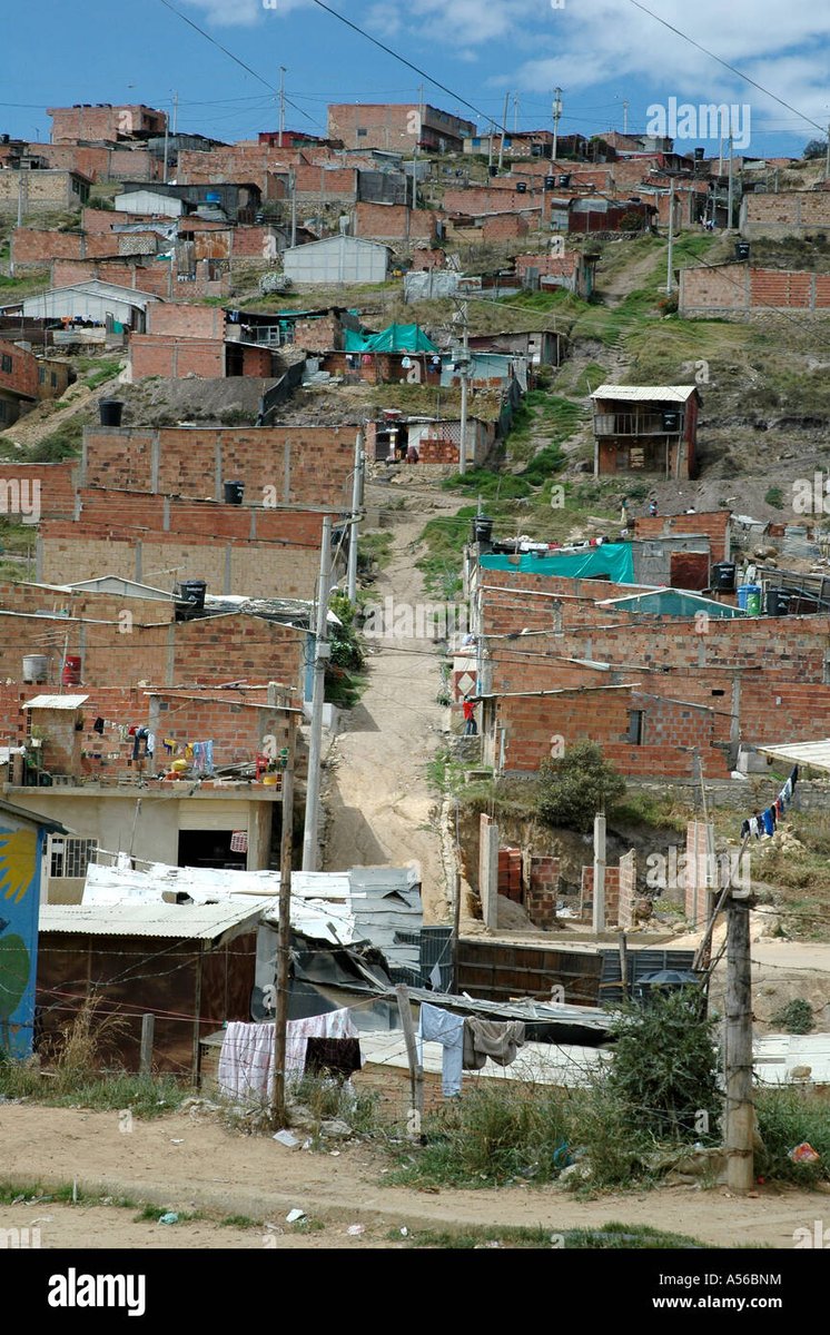 ContraGodarria's tweet photo. - Javier, Petro es un mentiroso porque no muestra la verdadera Habana llena de pobreza y miseria.

- Terrible, oremos por eso. Mire esta foto, es acá no más cerca en Altos de Cazuca. 

- Mentiroso, comunista, terrorista y petrista de mierda. Cómo se le ocurre decir que eso es acá cerca. Con Uribe y Duque podíamos ir a las fincas, no tengo finca pero podíamos ir a ellas.