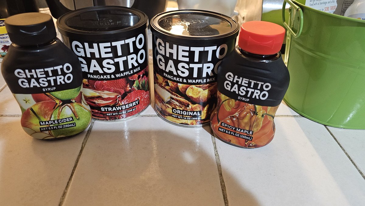 Brunch today was pretty lit. 
<a href="/GhettoGastro/">Ghetto Gastro</a> is killing it with these syrups🙌🏾🙌🏾