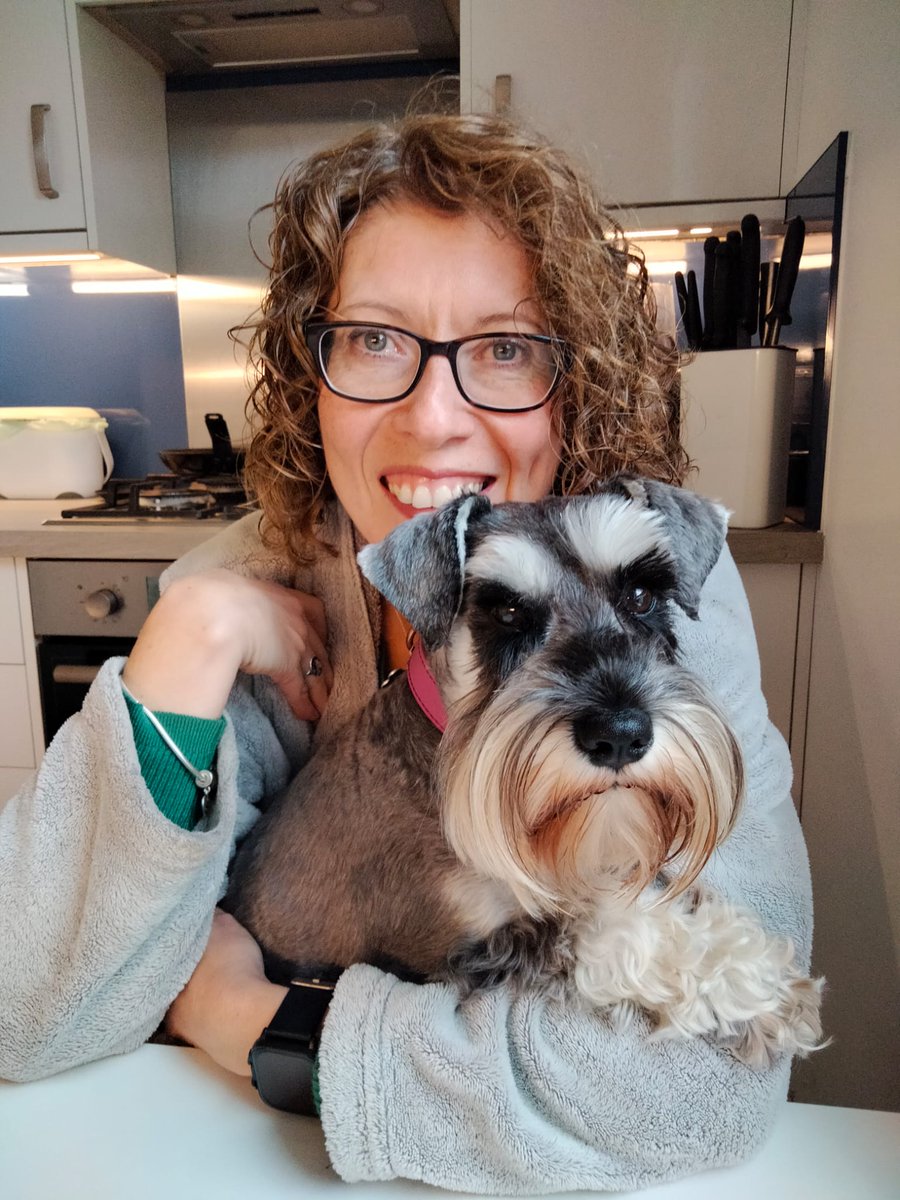 tpistilli1's tweet photo. Me and my girl #lazysunday recovering after #BloodyScotland https://t.co/g3lMF0Mgma
