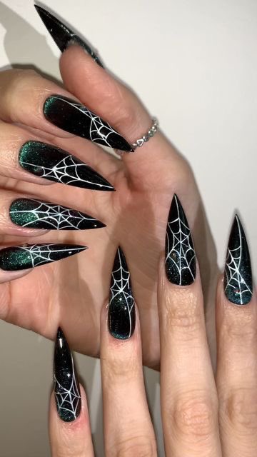 horrormansion's tweet photo. Spooky nails season 🦇 https://t.co/GtaxW647aT