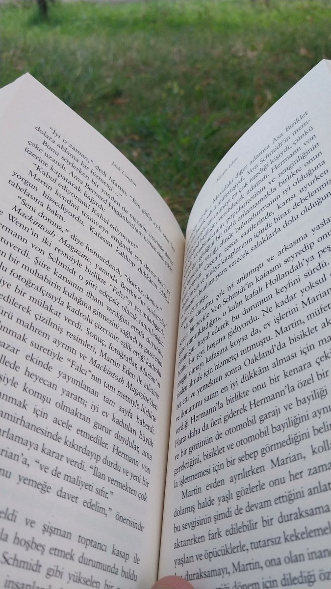 " Seni kitap okuyan insanlarla tanıştıracağım.
Hayat,ancak böyle insanlarla bir araya geliyorsan yaşanmaya değer."
