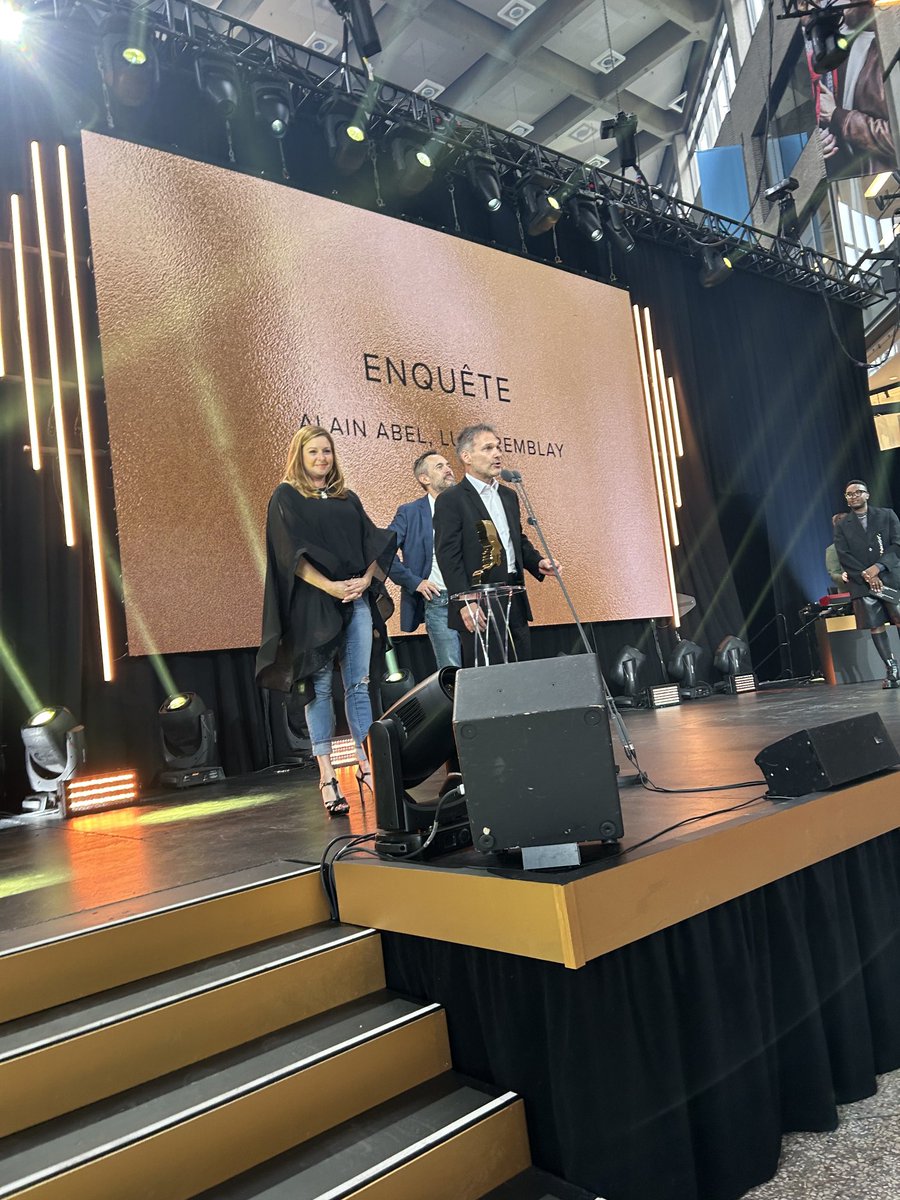 Félicitations à l’équipe d’Enquête pour le Gémeaux de la meilleure émission affaires publiques. Bravooooo!