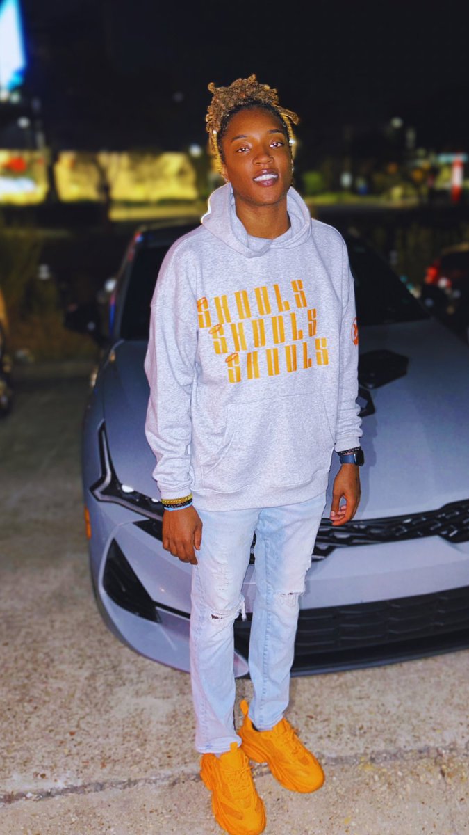 AlayjahSherer's tweet photo. for it is better to have loved and lost 
than never to have loved at all 📴

#ROBSWorld 
 #FashionIsALifestyle #SKOOLS0725 https://t.co/OI2Mg4Irdj
