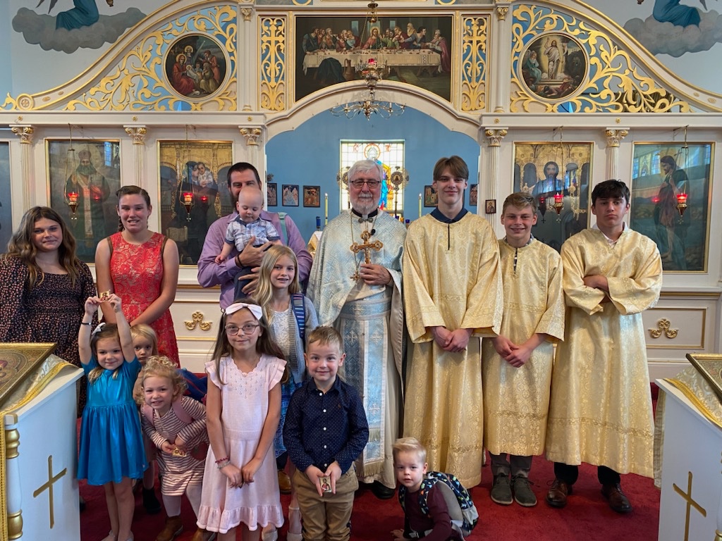 StSavaSerbOrth's tweet image. The first day of Church School! Our youth wanted their photo taken with Fr. Stevo after the Blessing of their New Backpacks! 🙏❤️☦️ God Bless and Many Years! #LastingMemories #Friendships