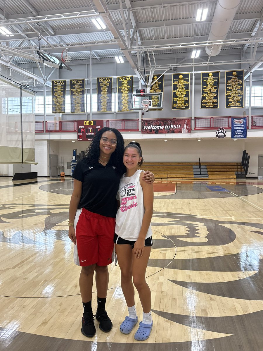 cam_froehlich's tweet photo. Had a great time today @BsuWbb camp!! @BarryUWBB https://t.co/hnsCfS2vCW