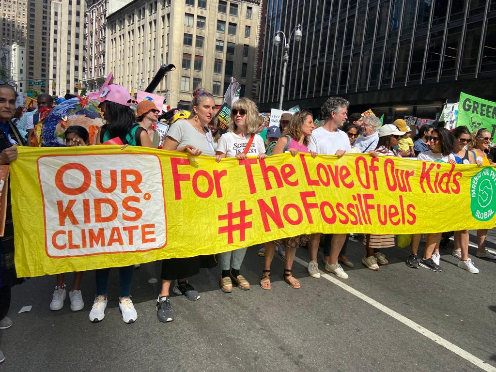 For the love of our kids #EndFossilFuels #FastFairForever! Loving the energy in NYC. Another world is possible! 💪💚