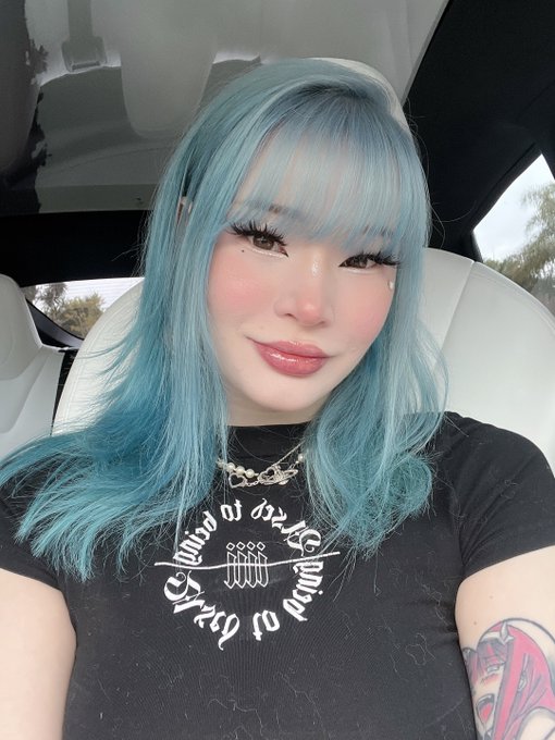 walking around the golden state tattoo expo today! :3 https://t.co/qRXYK8e2ey<a href="/tag/it"class="tags"><span>#it</span></a><a href="/tag/cosplay"class="tags"><span>#cosplay</span></a><a href="/tag/horror"class="tags"><span>#horror</span></a><a href="/tag/halloween"class="tags"><span>#halloween</span></a><a href="/tag/pennywise"class="tags"><span>#pennywise</span></a>