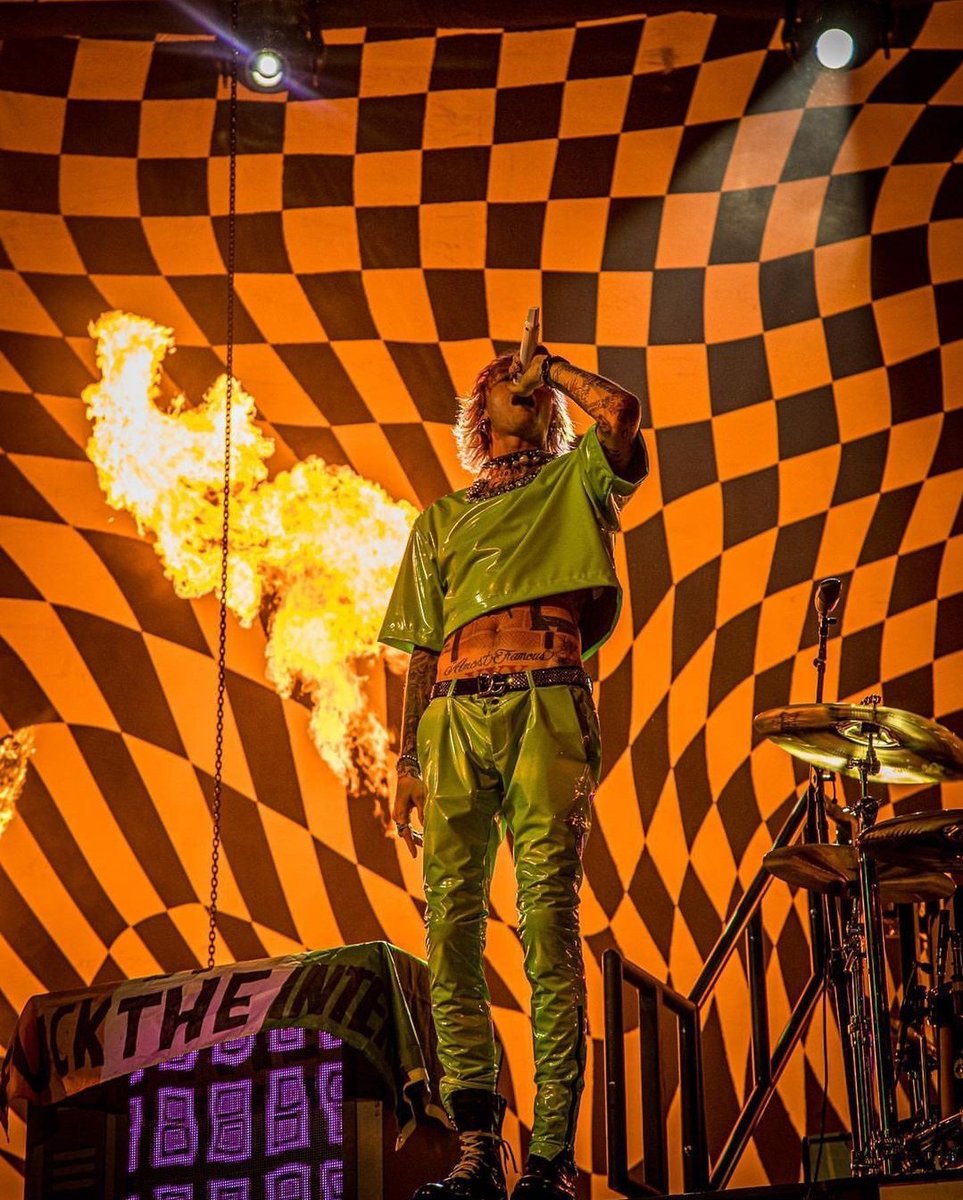 MGKSpain's tweet photo. One year ago today the #MainstreamSelloutTour Europe started
14 dates, 9 countries and an attendance of 184.000 fans
🇩🇪🇨🇿🇧🇪🇮🇹🇨🇭🇫🇷🇬🇧🇮🇪🇳🇱 https://t.co/7iWbzAiaxh