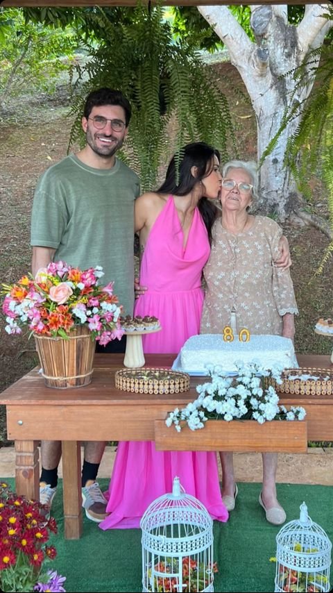 gizellybinfo's tweet photo. Gi ontem na festa de aniversário da Vó Mada 🎂🎉🫶🥰

Gizelly Bicalho via story 📲 https://t.co/LLCj2723sh