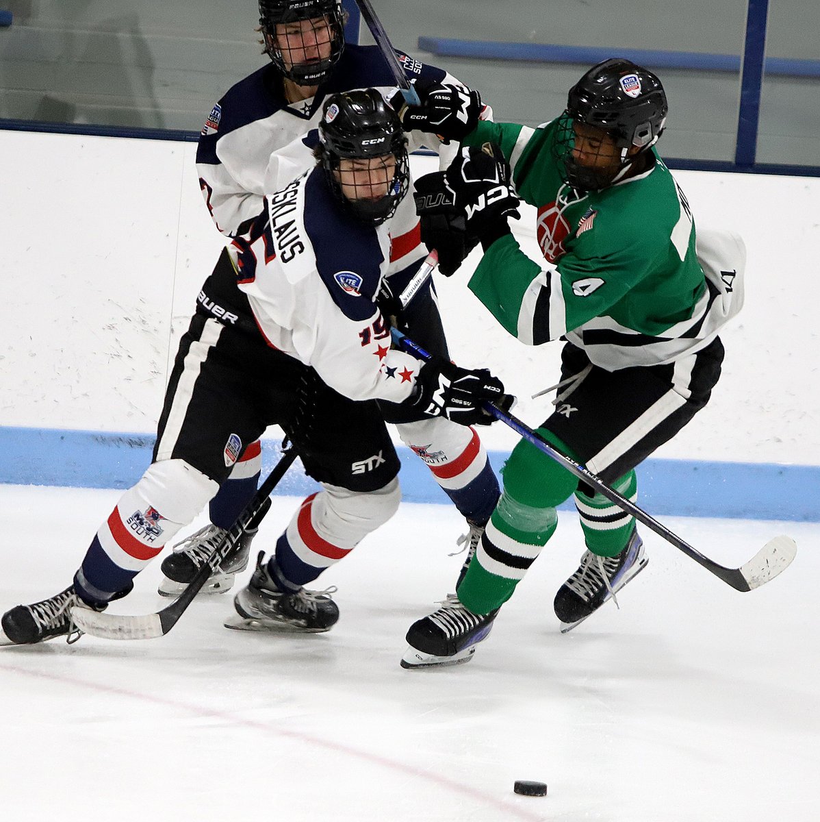 Tyler Arneson (Lakeville North) scores twice and Aiden Grossklaus (Woodbury) adds goal and two assists as MAP South rolls over TDS Transportation 8-2. Ashton Schultz (Minnetonka) factors into both goals for TDS with goal and assist.
hselitehockey.com/stats#/163/gam…
legacyhockeyphotography.com/p100294214?cus…