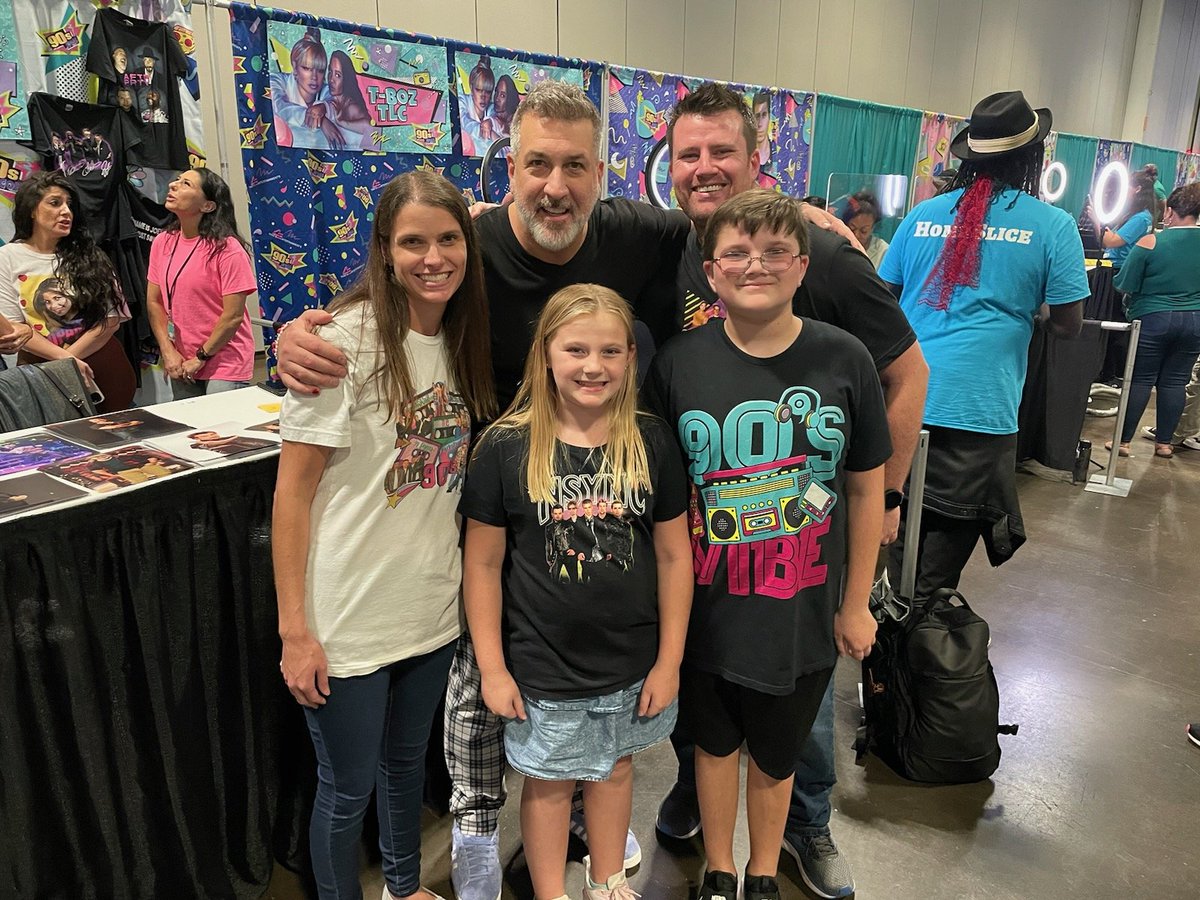 _mdf87's tweet photo. Some great pics from 90s con https://t.co/Ey3D1OcYLG