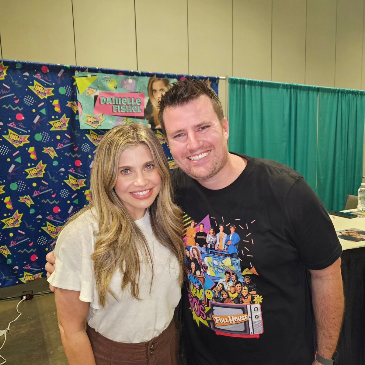_mdf87's tweet photo. Some great pics from 90s con https://t.co/Ey3D1OcYLG