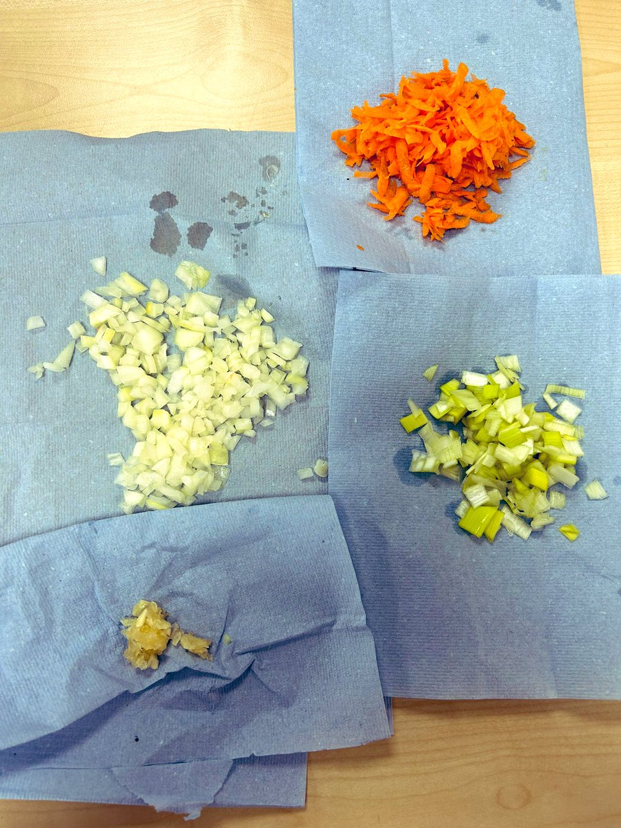 MissHainesHEc's tweet photo. Whilst Practical Cookery were perfecting their vegetable prep and garnishing techniques for their soup and Quesadillas! 💫 #PracticalCookery https://t.co/G5Jx5vUdl9