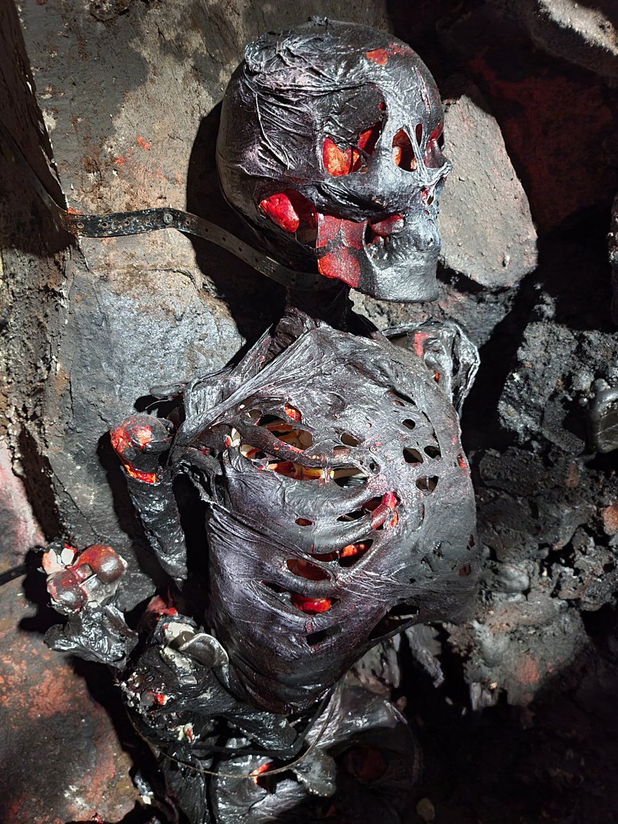 Unmasking the Horror tour - Dueling Dragons: Choose Thy Fate 2/3 #HHN32