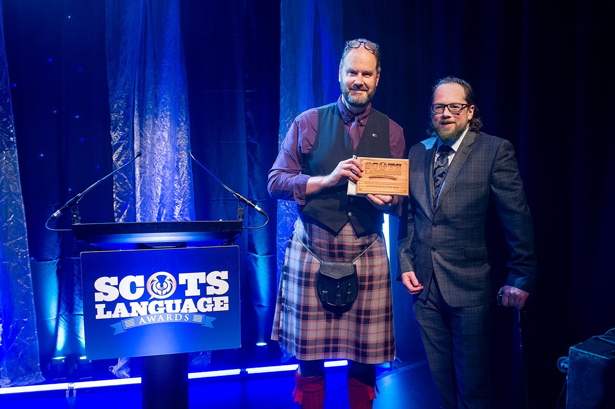 Pit yer haunds thegither fir oor 2023 Scots Leid Award winners! 👏 Last nicht wis a grand gaitherin shewin sae mony braw examples o Scottish talent. 💙