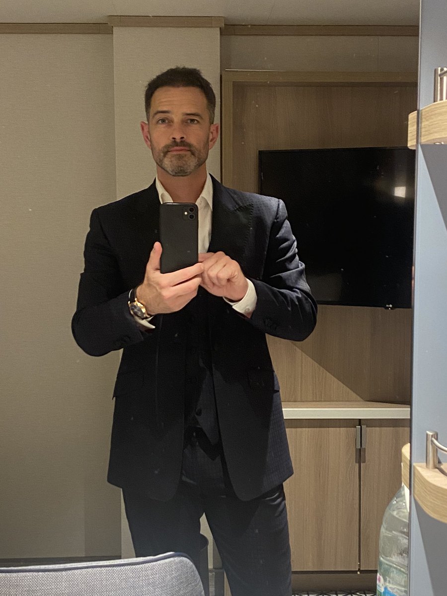 Lee Mead tweet media