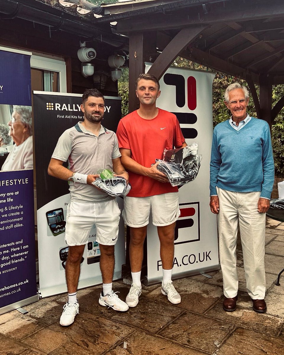 Not sure we’ve ever had an <a href="/ITFTennis/">ITF</a> champ before. Well now we have one! Huge congrats to OW Rory Smith who won his first ITF 30+ tournament this weekend in Woking. <a href="/salisburyltc/">SalisburyTennisClub</a> <a href="/BWordsworths/">Bishop Wordsworth's</a> #beyondbws