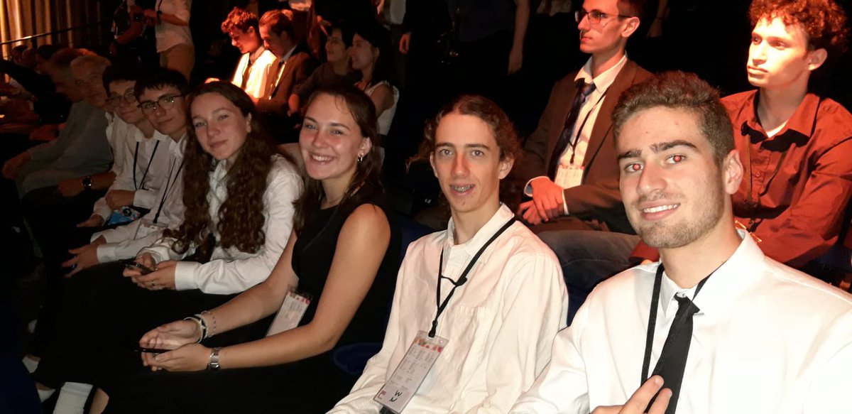 LyceeMonteil's tweet photo. Pas de récompense officielle pour le projet Bee Api de @LyceeMonteil, équipe de France au concours international EUCYS mais chacun rentre heureux et enrichi par cette extraordinaire expérience. 👏👏👏
@dsden12 @DAACToulouse @Sciences_Ecole https://t.co/SGWOJcjE0H