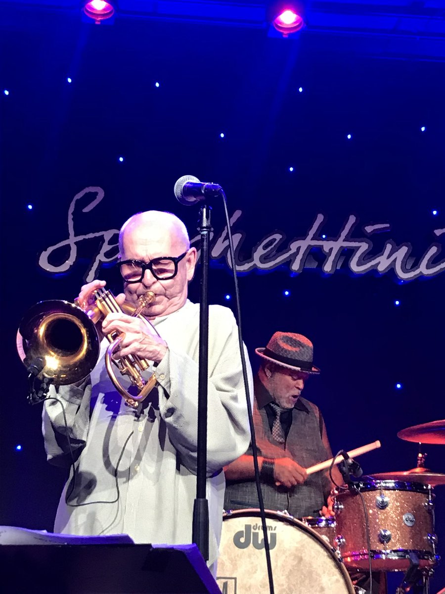 Huckabuck's tweet photo. Greg Adams & East Bay Soul… sweetening the groove! #gregadamsandeastbaysoul #hermanmatthews #groove https://t.co/AyRbW1ficV