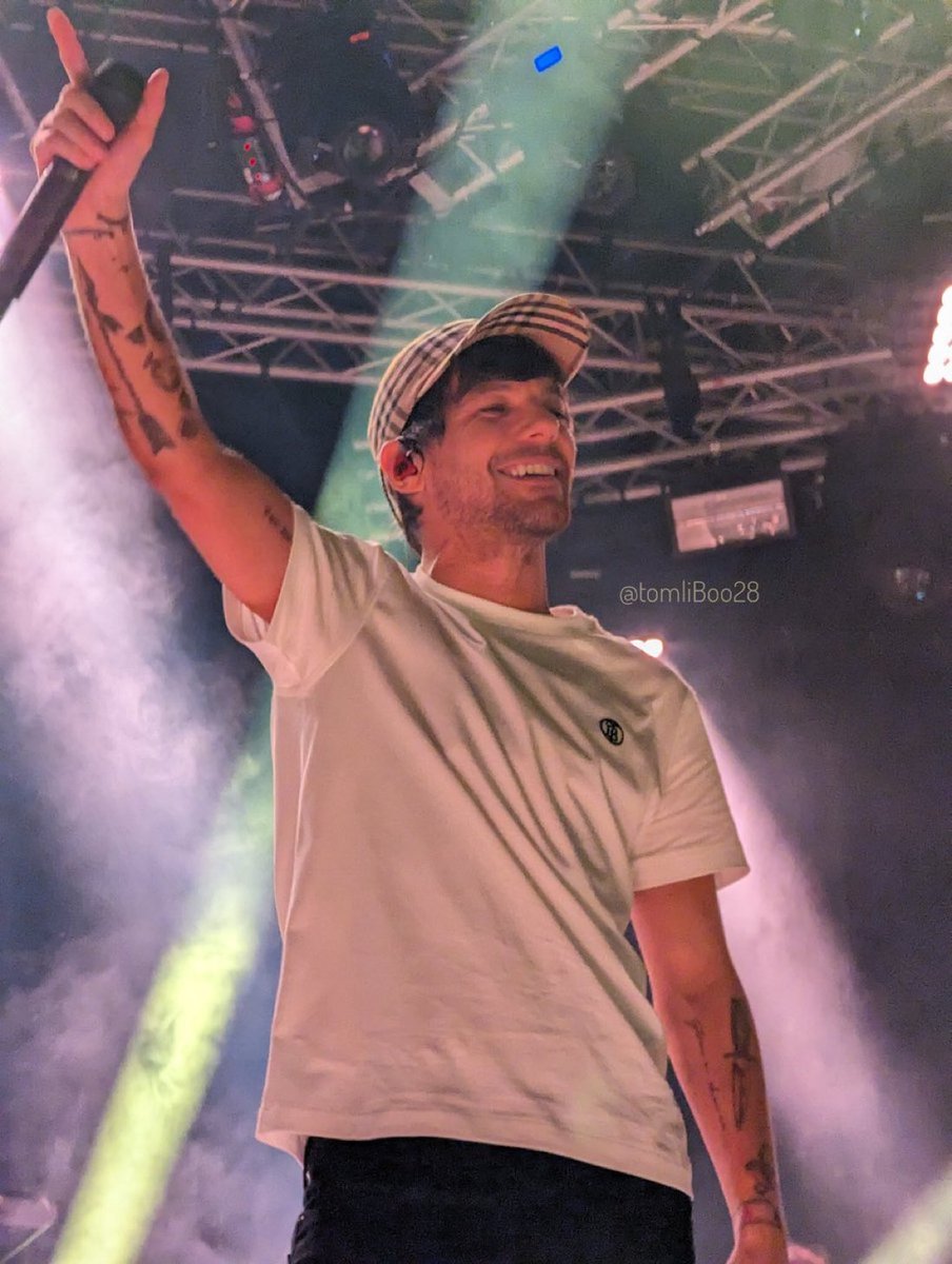 LOUISARCHlVE's tweet image. 