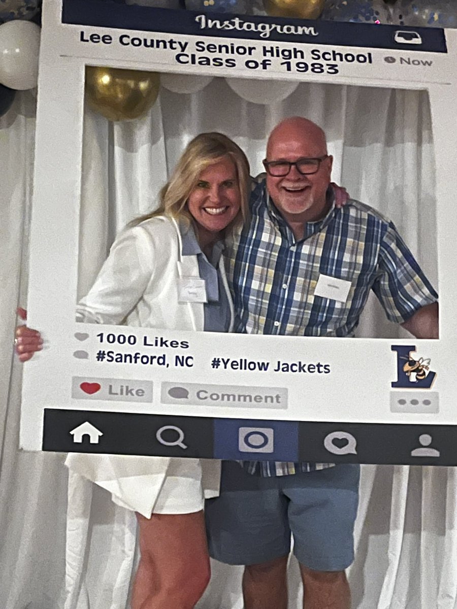 mikewheless's tweet photo. Good night at the high school reunion! Where’d the time go?
#classof1983 https://t.co/Mx4lOWj8G7