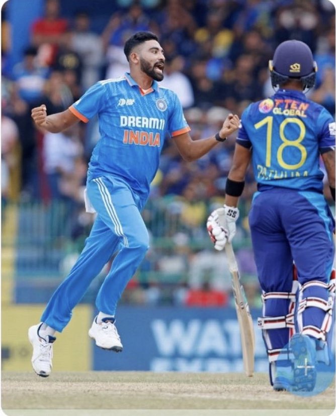 imsaudkhan1's tweet photo. 🙌🏻
A bowler from a marginalised community, whose loyalty to our nation is questioned every time, won the final for a even before the second innings was played.
Yeah, that's the tweet. #india https://t.co/9pIYIgvoXz