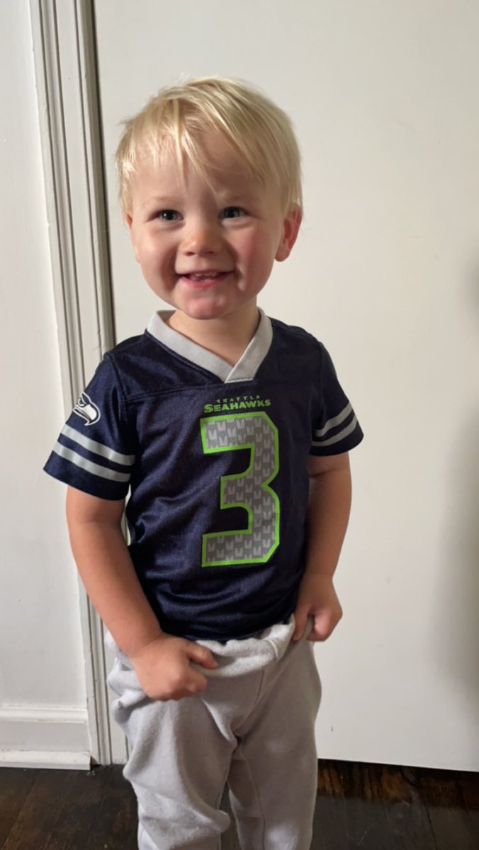 TakingBackSavy's tweet photo. When you wake up from nap to find out the @Seahawks could still win this game 🤞🏻🥰 https://t.co/NNWboeMK5p
