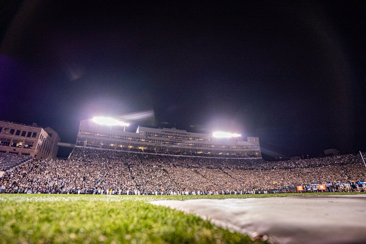 Thank you to all our fans for your incredible support over the past week & in Boulder last night. Our alumni players were incredible in sharing their stories about the Showdown. We had 100% participation this morning during our voluntary lift. Ready for the next challenge!