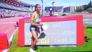 ZHossana3's tweet image. ሰበር
ጉዳፍ ፀጋዬ 14:00:21 በመግባት የ5000የአለም ሪከርድ ሰብራለች
💚💛❤️