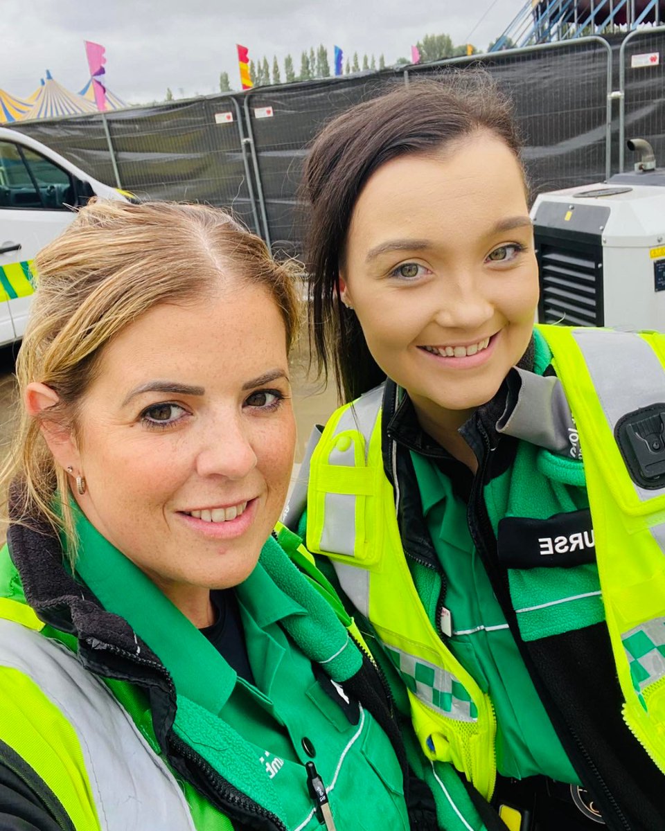 SJAColeraine's tweet photo. Last week saw the return of our weekly emergency ambulance cover at @limavadygrammar hockey and rugby matches. ππ
Yesterday we also had members providing medical cover at Planet Love in Belfast ππ
#sjacoleraine #mysjaday #EAC #nurse #doctor #firstaid #teamingreen https://t.co/YSadtMOig2