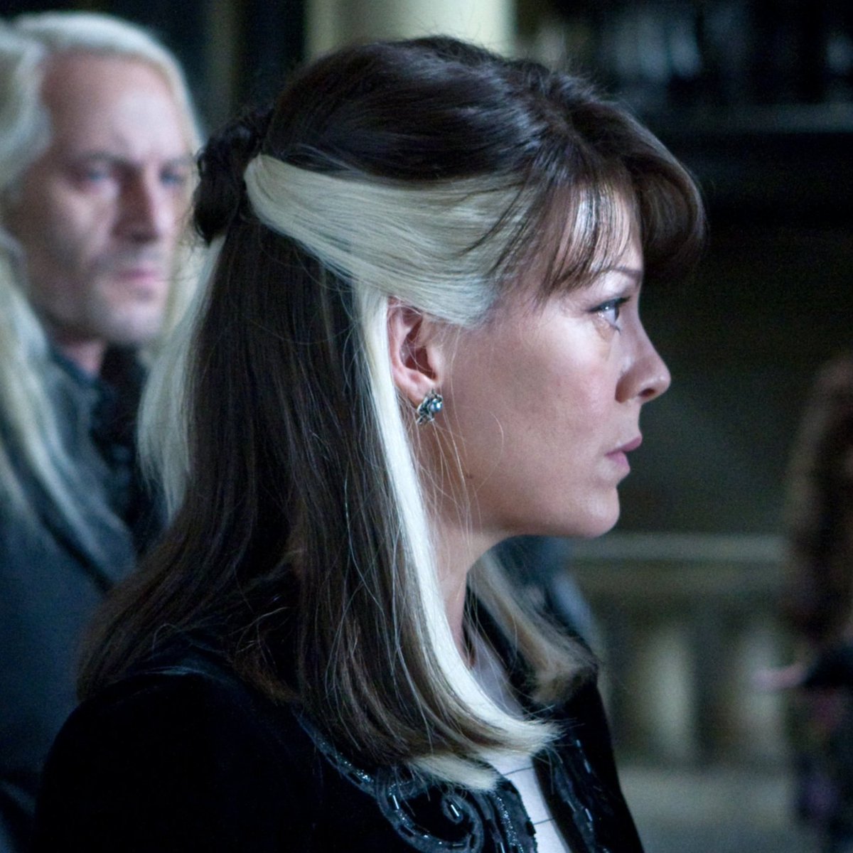 Todos sabemos que Narcissa Malfoy inventó este estilo de pelo antes de que se pusiera de moda.