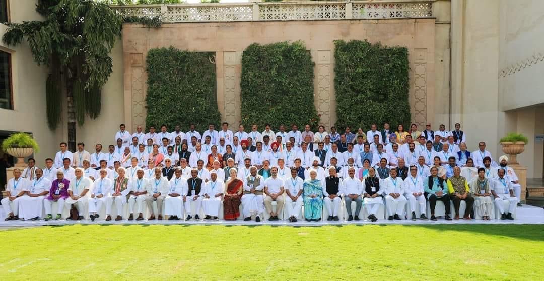 UKGaneshGodiyal's tweet image. लोकतंत्र की रक्षा हमारी साझी जिम्मेदारी है, संविधान की रक्षा हमारा संकल्प है।

कांग्रेस वर्किंग कमेटी (CWC) के सदस्यों की ऊर्जा और दृढ़ निश्चय के साथ हमारा यह लक्ष्य जरूर पूरा होगा। 

जय कांग्रेस-विजय कांग्रेस

#CWCMeeting #CWCMeetingHYD