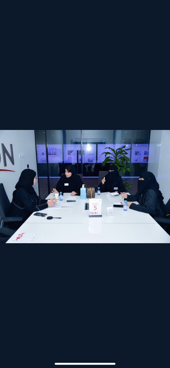 rir2030_'s tweet photo. إنطلاقة اليوم الثاني من #هاكثون_البلاد_للمصرفية_الإسلامية 
ولله الحمد تم الانجاز وتصميم الشعار بالتعاون مع الفريق والشكر للداعمين:

@BankAlbilad 
@AliResaini 
@ALSALHAN 
@TechShopKSA https://t.co/cjawH8BZUF
