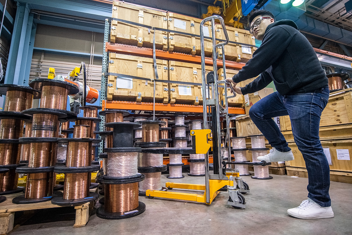 BerkeleyLab's tweet image. #DYK? To make magnets to upgrade the world’s most powerful #ParticleAccelerator, scientists needed enough superconducting wire to stretch roughly the length of the Colorado River.
newscenter.lbl.gov/2023/08/30/cab…
@BerkeleyLabPSA @LBNLatap @lbnlengineering @CERN @Fermilab #HiLumiLHC #LHC