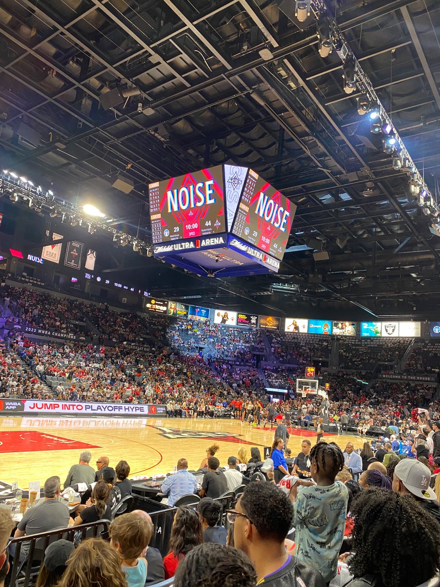 ZWoods04's tweet photo. @SheaSerrano 
Where you at? https://t.co/FcoR24q9JF