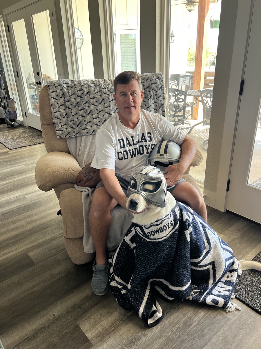 BillyWatkinsJr's tweet photo. Let’s go cowboys!!!  Ready for week 2.  Defense wins championships.  Offense just keep the bus on the road!   #gocowboys!!! https://t.co/HusGKWHbmm