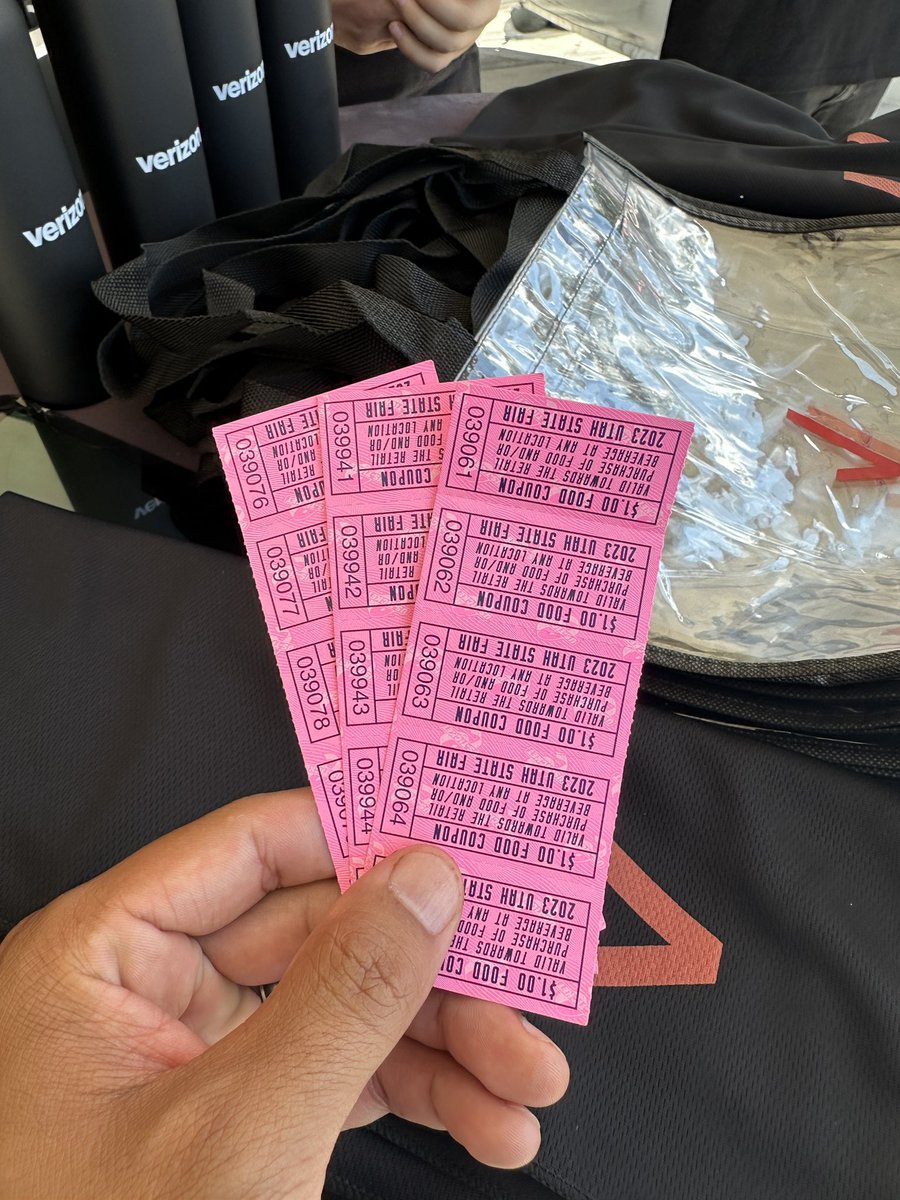 domo326's tweet image. Verizon is giving out some cool prizes at the entrance including free food vouchers you can use at the fair! Check them out and ask how you can get one something for free! #utahstatefair #utah