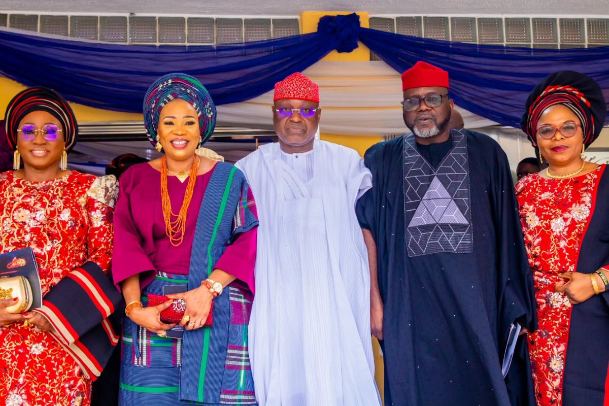 biodunaoyebanji's tweet photo. I joined friends, family and well wishers at the Chapel of Christ the Light, Alausa, Ikeja today, for the  birthday thanksgiving service commemorating Hon. Bunmi Oriniowo’s 60th birthday. https://t.co/M1QcwNUPFG