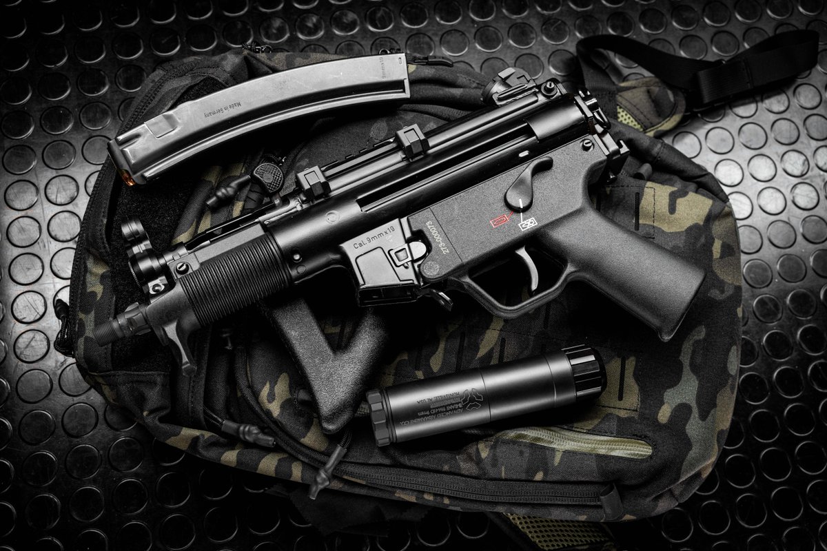 ViktosBrand's tweet photo. Fold &amp; Tuck.

#Perimeter25 #Backpack #Riflebag

📸 : @offensivegroup
@HecklerAndKoch x @ViktosBrand

https://t.co/DBR7tZnElI // #VIKTOS #ViktosBrand #BlackArmsCo https://t.co/PAI3PmNOQE