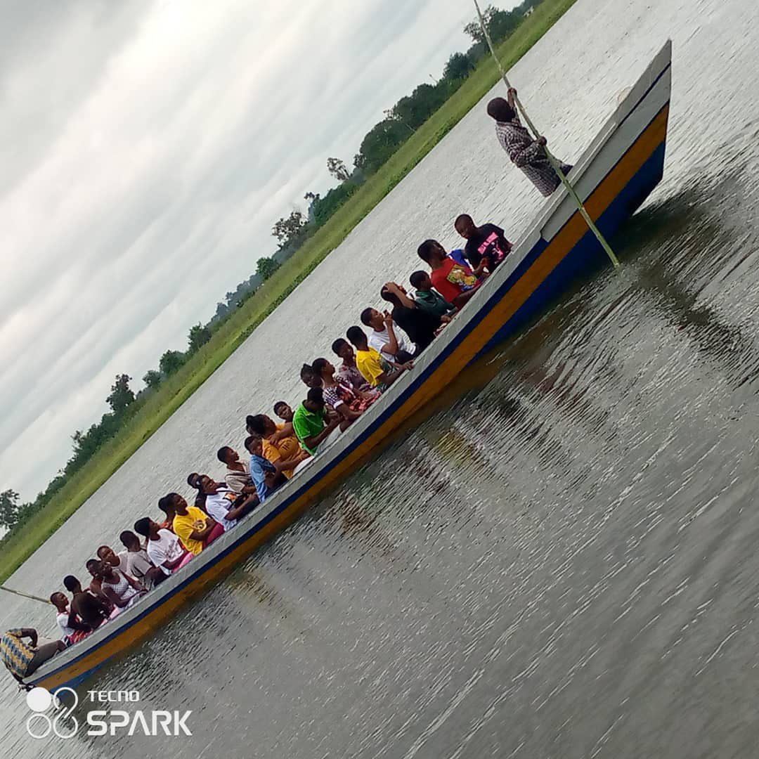 etsedafeamekpor's tweet photo. So imagine mobilizing all these resources to transport these Prospective Applicants across the Volta Lake to an EC office about 50km away only to be told that the Network is down. And the Network seems to go down often in Ndc strongholds. This EC is the worst I have seen in 30yrs https://t.co/XBlT8YbDrt